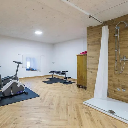 Nyaraló Lovely In *