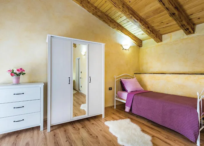 Lovely In Holiday home Moscenicka Draga