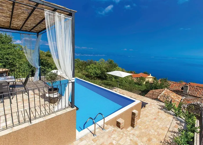 Holiday home Lovely In Moscenicka Draga