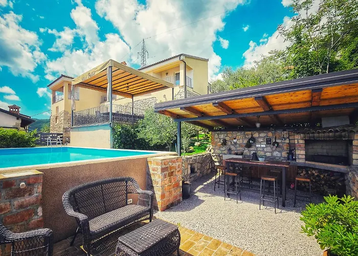 Holiday home Lovely In